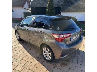 TOYOTA YARIS 1.5 VVT-i Hybrid Selection Blue e-CVT