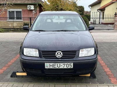 VOLKSWAGEN BORA 1.6 Comfortline