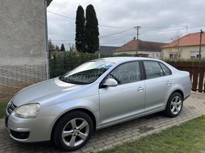 VOLKSWAGEN JETTA 1.6 Comfortline