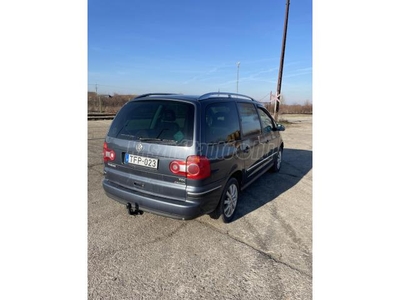 VOLKSWAGEN SHARAN 1.9 PD TDI Highline 4Motion