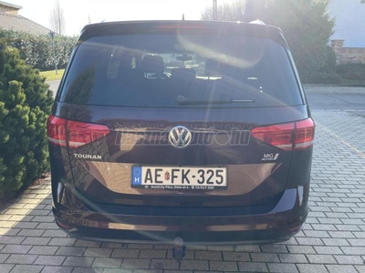 VOLKSWAGEN TOURAN HIHGHLINE-DSG-7 SZEMÉLY-ALCANTARA-SZERVIZKÖNYV-GYÁRI FÉNYEZÉS