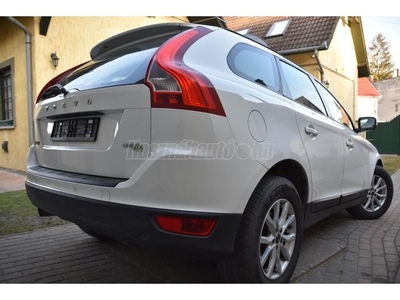 VOLVO XC60 2.0 D [D4] Momentum FWD KLÍMA.NAVI.GARANTÁLT KM.KITŰNŐ