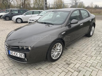 ALFA ROMEO 159 2.4 JTDm 20V Q4 Distinctive GARANTÁLT KM.NAVI.XENON