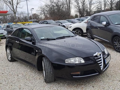 ALFA ROMEO GT 2.0 JTS Distinctive