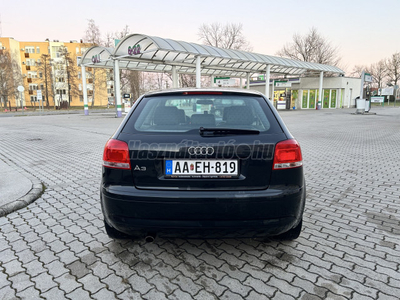 AUDI A3 1.6 Attraction s-line