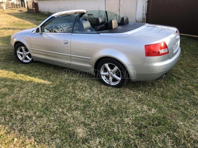 AUDI A4 CABRIO 2.4 V6 Manual