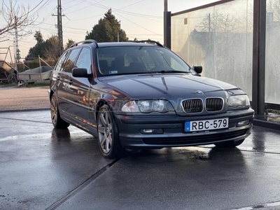 BMW 320i Touring