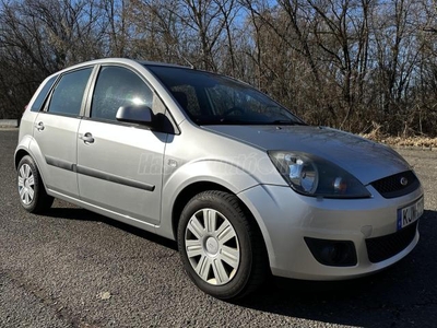 FORD FIESTA 1.4 Ghia