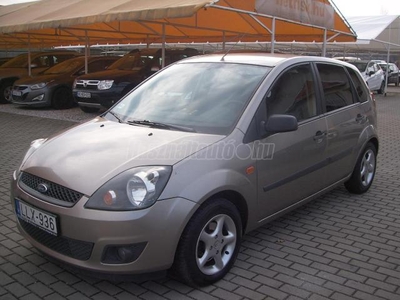 FORD FIESTA 1.4 TDCi Fresh Plus ELSŐ TULAJDONOS. 126829 KM. KLÍMA! SZERVIZKÖNYV! VONÓHOROG!