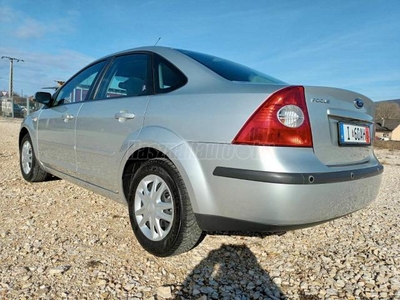 FORD FOCUS 1.6 Ghia