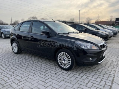 FORD FOCUS 1.6 Ghia NAVI! ÜLÉSFŰTÉS! TOLATÓRADAR!