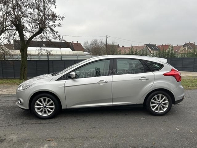 FORD FOCUS 1.6 Ti-VCT Trend 3 ÉV GARANCIA/95000 KM/SZERVIZKÖNYV/DIGITKLÍMA/ALUFELNI/SZÍVÓBENZINES/VONÓHOROG