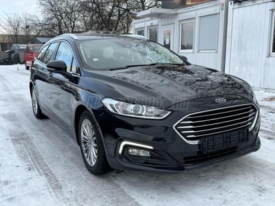 FORD MONDEO 2.0 FHEV Titanium eCVT VÉGIG VEZETETT SZERVIZKÖNYV