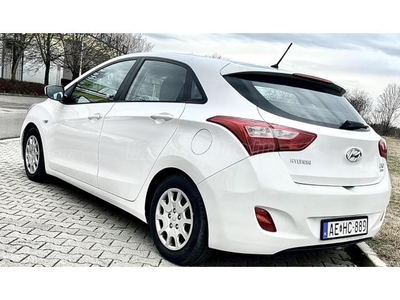 HYUNDAI I30 1.4 CRDi Life 2.Tul. Sz.könyv. Friss Vizsga. 154eKm. újszerű