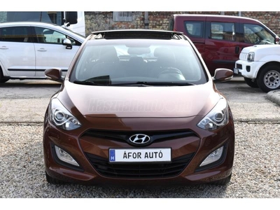 HYUNDAI I30 1.6 CRDi Premium Panorama Navi - D.klíma - Ülésfűtés - Keyless GO - T.kamera