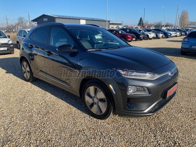 HYUNDAI KONA EV 64kWh Premium+ Digitklíma.Hösszívattyú.Ülésfűtés.Tolatóradar+Kamera.Tempomat