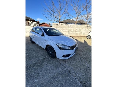 KIA PRO CEE'D 1.4 EX