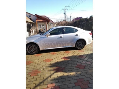 LEXUS IS 220d