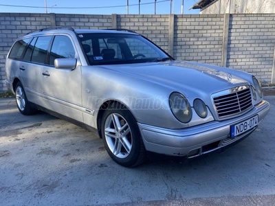 MERCEDES-BENZ E 250 T TD Avantgarde Bőrbelső