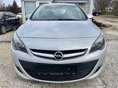 OPEL ASTRA J Sports Tourer 1.4 T Cosmo 180000KM-KM GARANCIA-MEGKÍMÉLT-PDC-DIGITKLÍMA