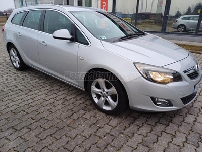 OPEL ASTRA J Sports Tourer 1.6 Sport