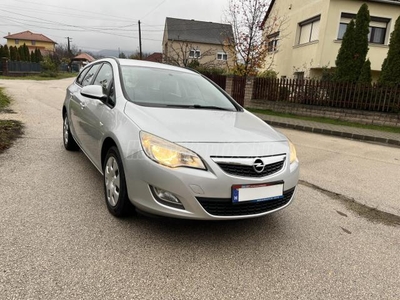 OPEL ASTRA J Sports Tourer 1.7 CDTI Selection