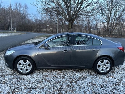 OPEL INSIGNIA 2.0 CDTI Edition SZERVIZKÖNYV