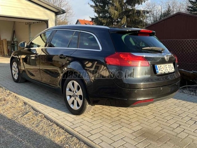 OPEL INSIGNIA Sports Tourer 2.0 CDTI Cosmo Bőr belső Navigáció Kanyarkövető bi-xenon Állítható futómű Parkradar