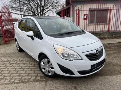 OPEL MERIVA B 1.4 Enjoy 1.TULAJ-RENDSZERESEN KARBAN TARTOTT-KLÍMA-PANORÁMATETŐ