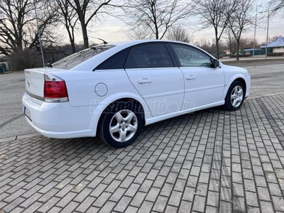 OPEL VECTRA C 1.6 Essentia GTS