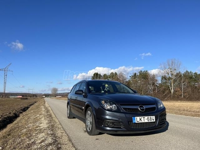 OPEL VECTRA C 1.9 CDTI Cosmo