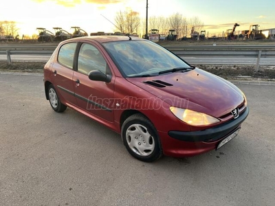 PEUGEOT 206 1.1 Color Line