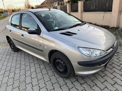 PEUGEOT 206 1.1 X-Design