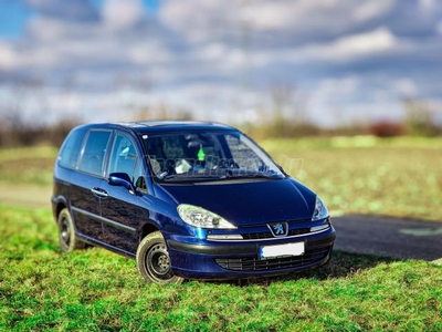 PEUGEOT 807 2.0 HDi Symbole 2.0 HDi