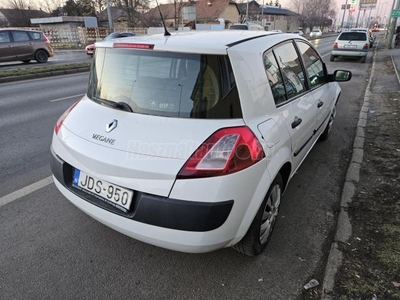 RENAULT MEGANE 1.4 Authentique