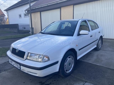 SKODA OCTAVIA 1.6 Ambiente