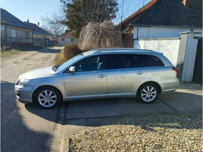 TOYOTA AVENSIS 1.8 Sol Plus