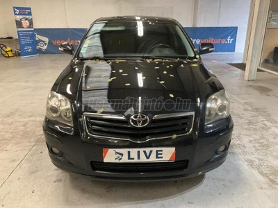 TOYOTA AVENSIS 2.0 D-4D Sol Plus 5 ajtós - Garanciával - Sérülésmentes - Navigáció