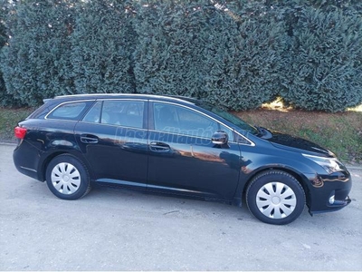 TOYOTA AVENSIS Wagon 2.0 D-4D Premium