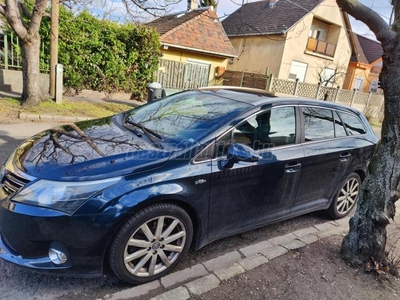 TOYOTA AVENSIS Wagon 2.2 DCAT Executive (Automata)