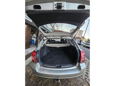 TOYOTA AVENSIS Wagon 2.2 DCAT Sol T25
