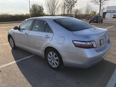 TOYOTA CAMRY 2.4 Hybrid (Automata)