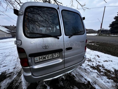 TOYOTA HI-ACE Hiace 2.5 D4-D Panel Van