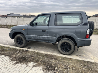 TOYOTA LAND CRUISER 3.0 TD KJ 90 Utastér átalakítva