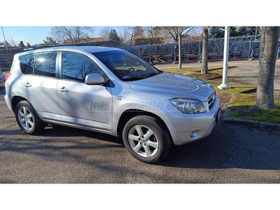 TOYOTA RAV 4 Rav4 2.2 D-4D 4x4 Sol