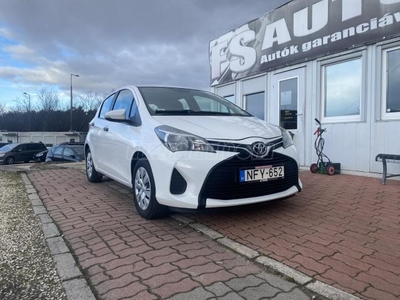 TOYOTA YARIS 1.0 Live Plus Magyarországi. Márkaszervizben vezetett szervizkönyv. Klíma