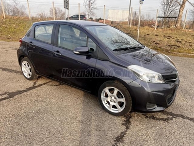 TOYOTA YARIS 1.33 Active MEGKÍMÉLT ÁLLAPOT/ TOLATÓ KAMERA/ NAVI/ KÉTKULCS/ AZONNAL ELVIHETŐ