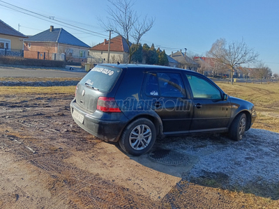 VOLKSWAGEN GOLF IV 1.6