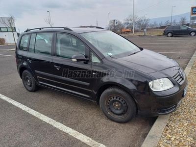 VOLKSWAGEN TOURAN 1.6 Trendline