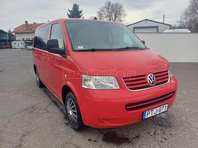 VOLKSWAGEN TRANSPORTER 2.5 TDI Caravelle Comfortline